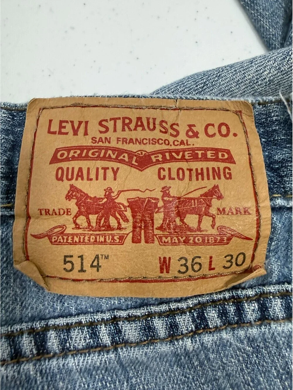 Levi's 514 Men's Blue Slim Straight Leg Jeans Size 36x30 Medium Wash Distressed